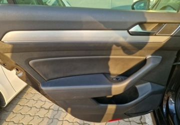 Volkswagen Passat B8 Limousine 1.8 TSI BlueMotion Technology 180KM 2017 Volkswagen Passat 1,8 TSI 180 KM Automat DSG Salon PL ASO Highline, zdjęcie 30