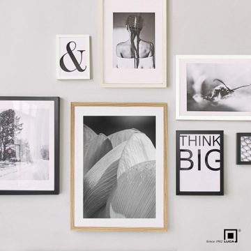 Brązowa ramka na zdjęcia w rozmiarze 30x40 cm