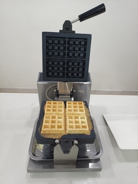 Цифровая коммерческая ротационная вафельница на 4 вафли, 1750 Вт CUKUS
