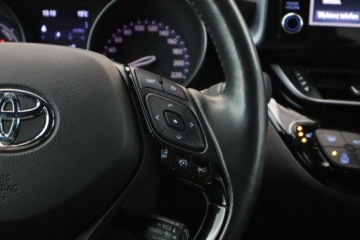 Toyota C-HR I Crossover Facelifting 1.8 Hybrid 122KM 2020 Toyota C-HR 1.8 Hybrid, Salon Polska, zdjęcie 17