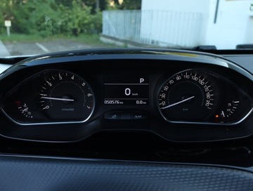 Peugeot 2008 I SUV Facelifting 1.2 PureTech 110KM 2016 Peugeot 2008 1.2 PureTech, Salon Polska, zdjęcie 10