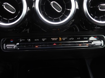 Mercedes GLA II Off-roader 1.3 200 163KM 2020 Mercedes GLA GLA 200, Salon Polska, Serwis ASO, zdjęcie 16