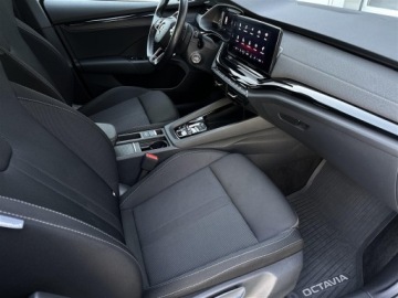 Skoda Octavia IV Liftback 1.5 TSI EVO 150KM 2023 Skoda Octavia 1.5TSI 150KM Sportline DSG l LED Mat, zdjęcie 7