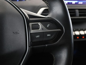 Peugeot 3008 I Crossover Facelifting 1.2 PureTech 130KM 2016 Peugeot 3008 półskóra virtual cocpit navi klima, zdjęcie 31