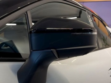 Toyota C-HR II SUV 1.8 Hybrid 140KM 2026 Od ręki - Executive 1.8 Hybrid 140KM | Podgrzewane fotele!, zdjęcie 2