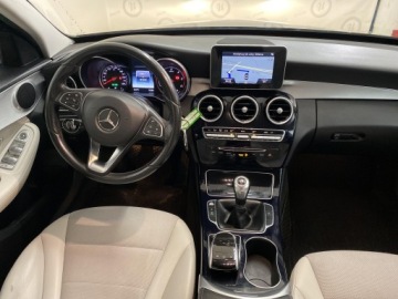Mercedes Klasa C W205 2015 Mercedes-Benz Klasa C 180 (BlueTEC) d W205 (2014-2, zdjęcie 2