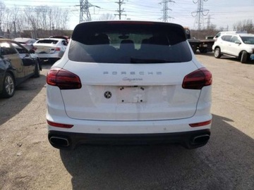 Porsche Cayenne III 2018 Porsche Cayenne 2018, 3.0L, 4x4, od ubezpieczalni, zdjęcie 5