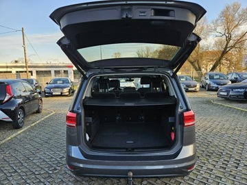 Volkswagen Touran III 1.6 TDI 110KM 2015 Volkswagen Touran 1,6 diesel 110KM panorama navi, zdjęcie 14