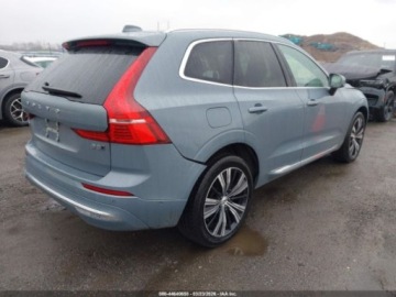 Volvo XC60 II 2023 Volvo XC 60 B5 PLUS BRIGHT THEME, 2023, 4x4, 247KM z ubezpieczalni. 2.0, zdjęcie 3