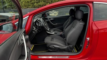 Opel Astra J Hatchback 5d 1.4 Turbo ECOTEC 140KM 2012 Opel Astra GTC, Udok. przebieg GWARANCJA 1.4 Benzyna 140KM, zdjęcie 18