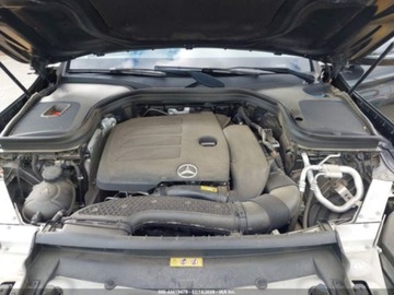 Mercedes GLC C254/X254 2022 Mercedes-Benz GLC 300 SUV 2022 2.0 Benzyna 255KM, zdjęcie 8