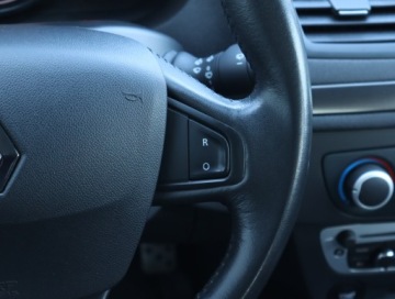 Renault Megane III Grandtour Facelifting 2013 1.2 Energy TCe 115KM 2016 Renault Megane 1.2 TCe, Salon Polska, Klima, zdjęcie 18