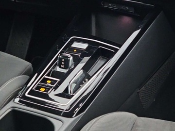 Volkswagen Golf VIII Variant 2.0 TDI 150KM 2022 Volkswagen Golf Variant Style, Reflektory LED, Hak, Ambiente, ACC 2.0 150KM, zdjęcie 16