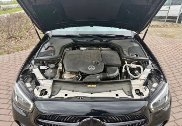 Mercedes Klasa E W213 Limuzyna Facelifting 2.0 E220d 194KM 2021 Mercedes-Benz Klasa E 2.0Cdi AMG Full Led 57.000 km 2.0 Diesel 194KM, zdjęcie 20