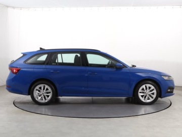 Skoda Octavia IV Liftback 1.0 TSI EVO 110KM 2022 Skoda Octavia 1.0 TSI e-tec, Salon Polska, zdjęcie 5