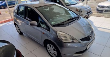 Honda Jazz III 1.2 i-VTEC 90KM 2009 Honda Jazz 1.2 i-vtec 90KM Klimatyzacja 1.2 Benzyna 90KM, zdjęcie 2
