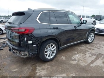 BMW X5 G05 2021 BMW X5 2021 BMW X5 xDrive45e Plug-In Hybrid 3.0 Benzyna 282KM, zdjęcie 3