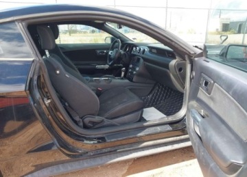 Ford Mustang VI Convertible 3.7 V6 304KM 2016 Ford Mustang 2016r., V6, 3.7L, od ubezpieczalni 3.7 Benzyna 304KM, zdjęcie 6