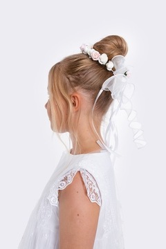 Причастный венок на булочке с розами пастельных тонов