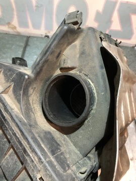 AUDI OE 058133835AA POUZDRO FILTRU VZDUCHU
