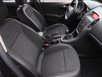 Opel Astra J Sedan 1.4 Turbo ECOTEC 140KM 2015 Opel Astra 1.4 T, Salon Polska, GAZ, Klima, zdjęcie 8