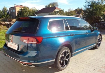 Volkswagen Passat B8 Variant Facelifting 2.0 TDI SCR 150KM 2022 Volkswagen Passat R-line Okazja 2.0 Diesel 150KM, zdjęcie 12