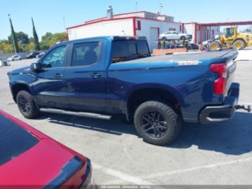 Chevrolet Silverado II 2020 Chevrolet Silverado 1500 Short Bed LT Trail Boss 2020 5.3l 5.3 Benzyna, zdjęcie 2