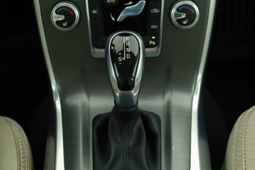 Volvo XC70 II Kombi Facelifting 2.0 D4 DRIVE-E 181KM 2016 Volvo XC70 D4, Salon Polska, 178 KM, Automat, zdjęcie 13