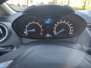 Ford Fiesta VII Hatchback 5d 1.4 Duratec 96KM 2013 Ford Fiesta Idealny stan Salonowy czujniki 1.4 Benzyna Lift 1.4 Benzyna, zdjęcie 17