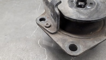 ULOŽENÍ MOTORU SAAB 9000 2.0 95R