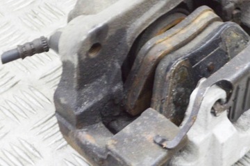 BMW 5 F10 520D PŘEDNÍ PRAVÝ TŘMEN BRZDOVÝ 6791920 2.0 DIESEL 135KW 2012