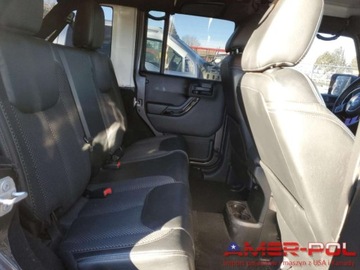 Jeep Wrangler III Unlimited Facelifting 3.6 V6 286KM 2016 Jeep Wrangler _UNLIMITED_SAHARA_4x4_3.6 L_285 km_2016r 3.6 Benzyna 285KM, zdjęcie 8