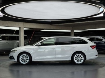 Skoda Octavia IV Scout 1.5 TSI ACT 150KM 2021 Skoda Octavia Ambition ACC CarPlay Android Auto Ambiente Kamera cofan, zdjęcie 1