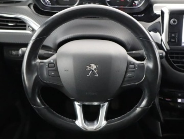 Peugeot 2008 I SUV Facelifting 1.2 PureTech 110KM 2019 Peugeot 2008 1.2 PureTech, Salon Polska, zdjęcie 14