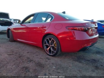 Alfa Romeo Giulia II Sedan Facelifting 2.0 Turbo 280KM 2021 Alfa Romeo Giulia 2021r., 4x4, 2.0L 2.0 Benzyna 280KM, zdjęcie 2