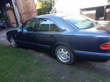 Mercedes Klasa E W210 1995 Mercedes Benz Klasa E W210 OKULAR 2.2 diesel 102KM 1995r, zdjęcie 6