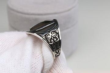 СЕРЕБРЯНЫЙ перстень-печатка 7,51 г GG.1