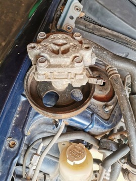 LANCER 2.0 16V 03-08 ČERPADLO SERVA KYB ORIGINÁLNÍ