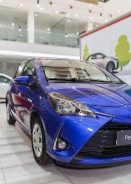 Toyota Yaris III Hatchback 5d Facelifting 2017 1.5 Dual VVT-iE 111KM 2017 Toyota Yaris 1.5 Premium 1.5 Benzyna 111KM, zdjęcie 3