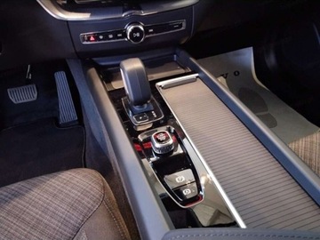 Volvo XC60 II 2025 VOLVO XC60 T6 Plug-In Hybrid AWD Core Suv 2.0 (398KM) 2025, zdjęcie 9