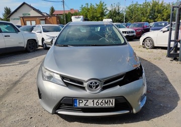 Toyota Auris II Touring Sports D-4D 90 90KM 2014 Toyota Auris 2014r, Salonowa, 1.4 D4D. Uszkodzony lewy bok. Jezdzi. VAT 23, zdjęcie 12