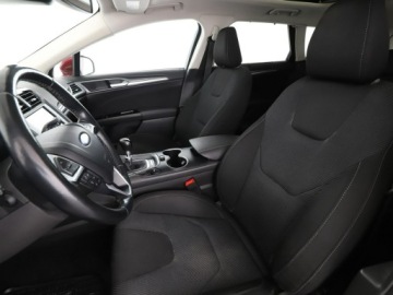 Ford Mondeo V Kombi 2.0 TDCi 150KM 2018 Ford Mondeo Historia serwisowa panorama Navi, zdjęcie 12