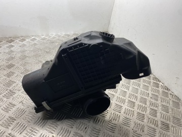 13717811904 POUZDRO FILTRU VZDUCHU 330 D 180 2009 BMW 3 (E90)