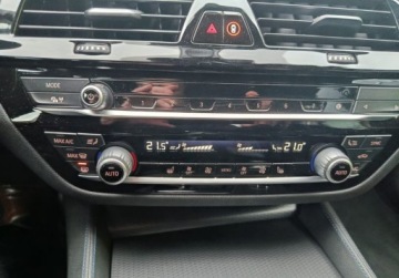 BMW Seria 5 G30-G31 2022 BMW Seria 5 Salon Polska 292KM Xdrive Mpakiet 2.0 Hybryda Plug-in 204KM, zdjęcie 10