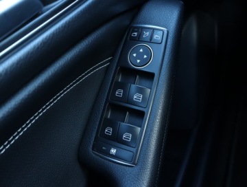 Mercedes CLA C117 Shooting Brake 1.6 200 156KM 2015 Mercedes CLA 200, Automat, Skóra, Xenon, Bi-Xenon, zdjęcie 19