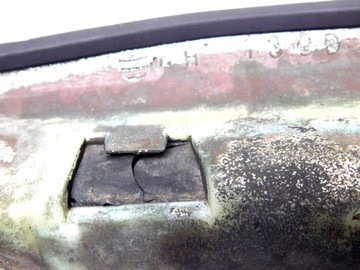 R/23 TOYOTA CAMRY II LIŠTA POD SVĚTLO PRAVÝ PŘEDNÍ