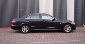 Mercedes Klasa E W212 Limuzyna 200 CGI BlueEFFICIENCY 184KM 2012 Mercedes-Benz Klasa E 1,8BenzynaAutomat LimuzynaSkora Ksenon 1.8, zdjęcie 28