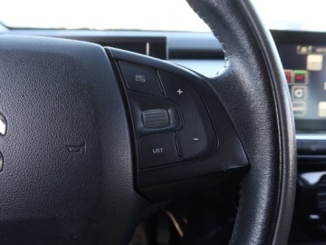 Citroen C4 Cactus Crossover 1.2 PureTech 110KM 2016 Citroen C4 Cactus 1.2 PureTech, Salon Polska, zdjęcie 18