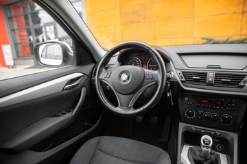 BMW X1 E84 Crossover Facelifting sDrive 18d 143KM 2012 BMW X1 2.0d 143KM 2012 Bezwypadkowy Czujniki Odpinany Hak, zdjęcie 14