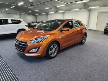 Hyundai i30 II Wagon 1.4 CVVT 100KM 2015 Hyundai i30 blue 1.4 YES Gold